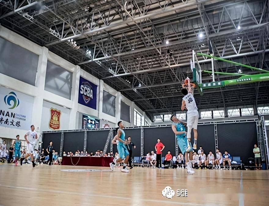 MAD险胜SHR，Knight单局斩获MVP激烈交锋八强赛，点燃全场激情