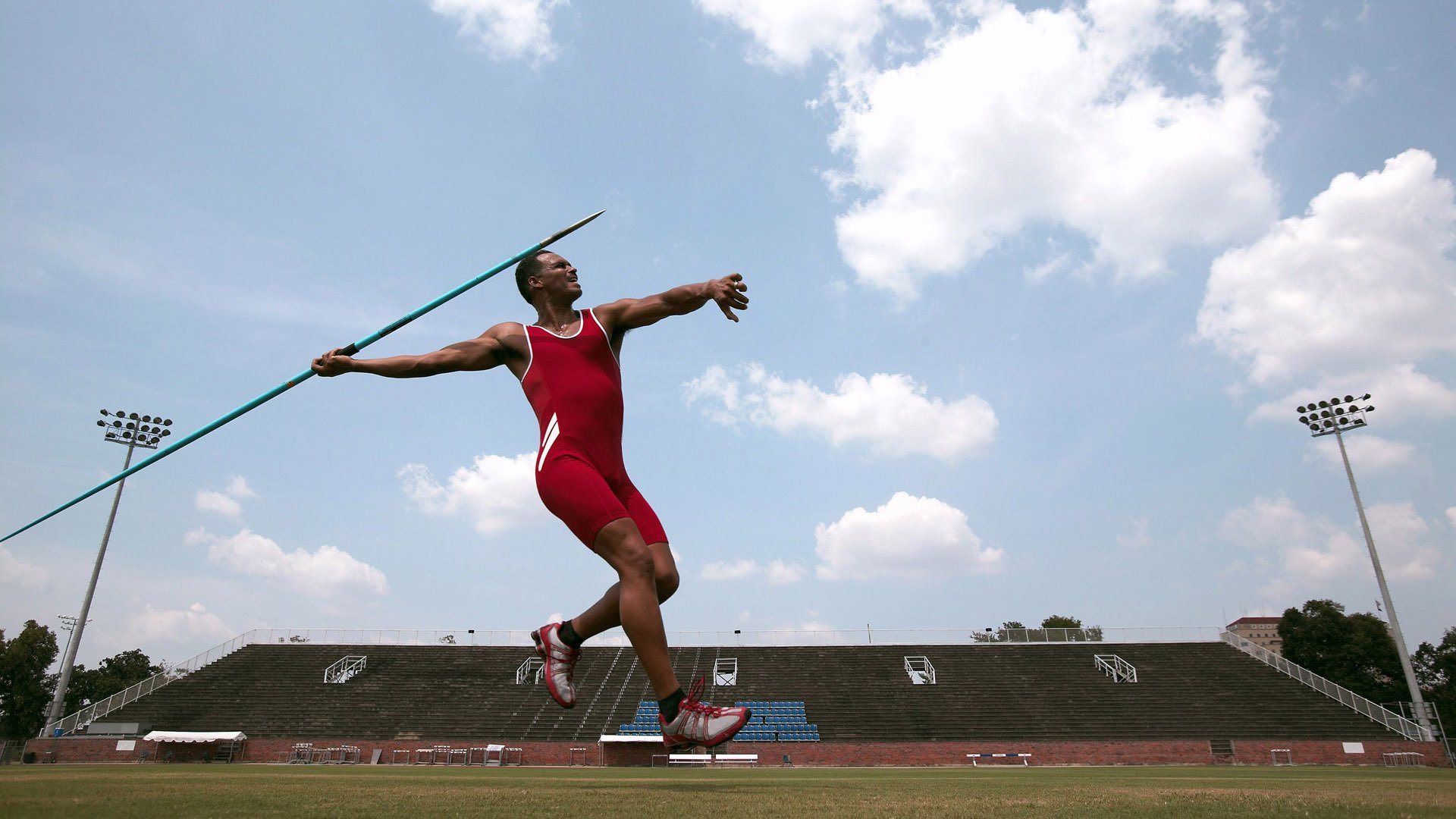 当伯纳乌遇见法老咒语,德比硝烟未散,金字塔阴影已笼罩亚洲战舰